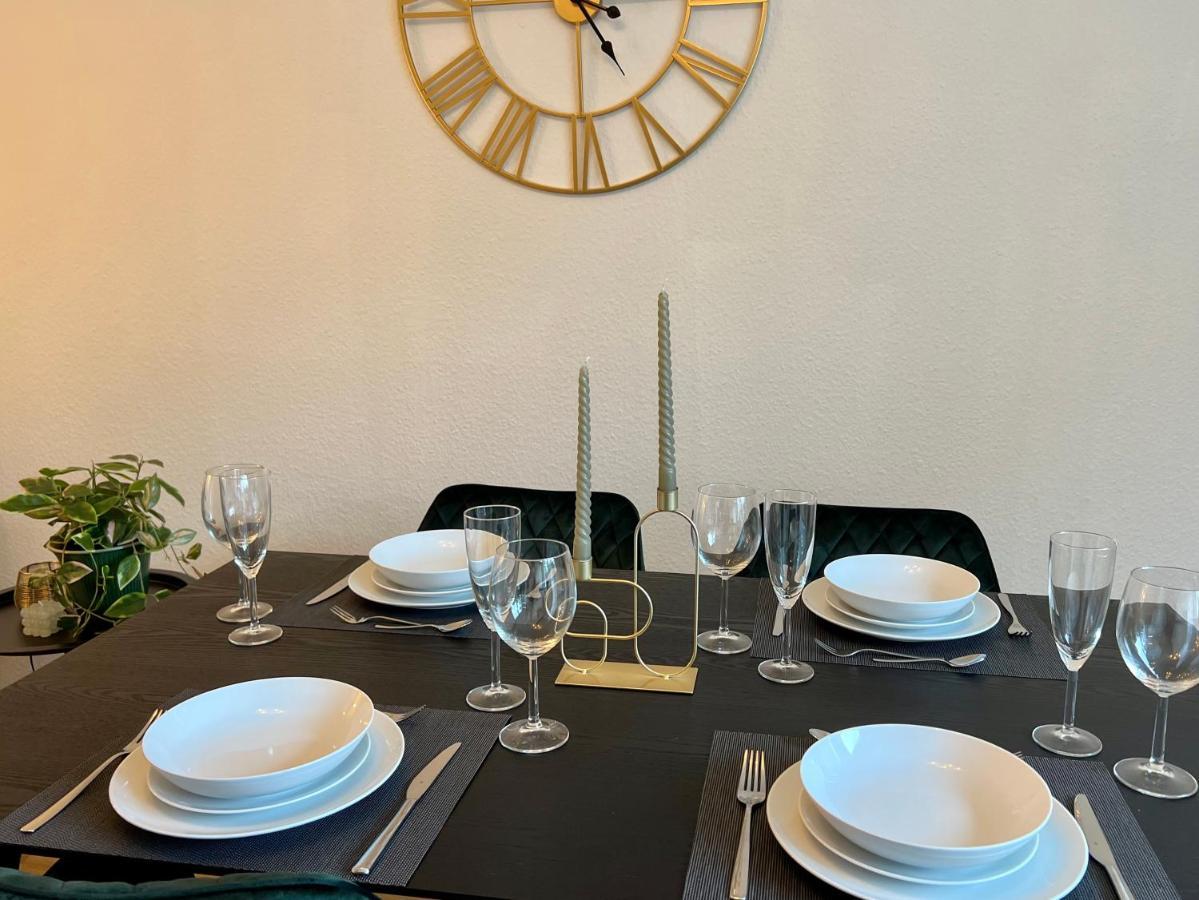 Design Apartment Mit Balkon - Kueche - Netflix Essen Exteriör bild