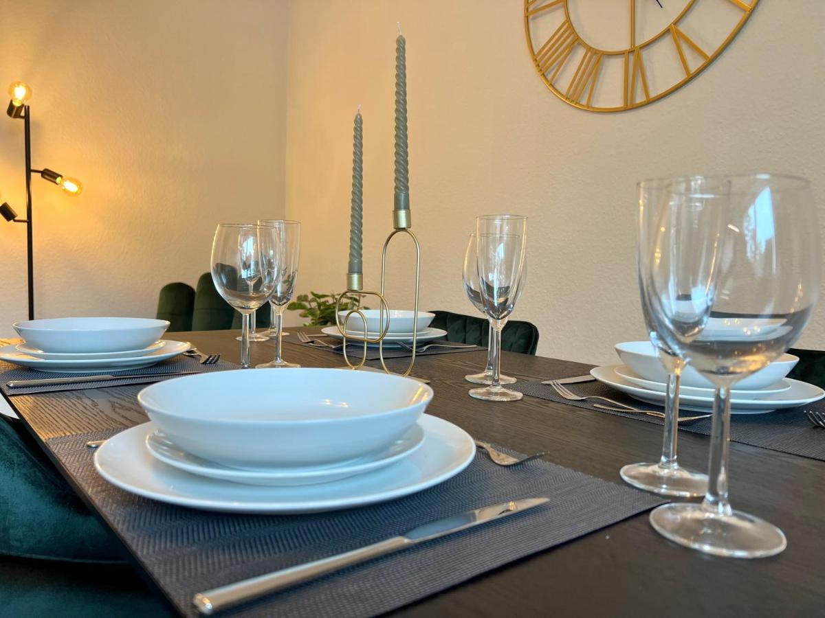 Design Apartment Mit Balkon - Kueche - Netflix Essen Exteriör bild